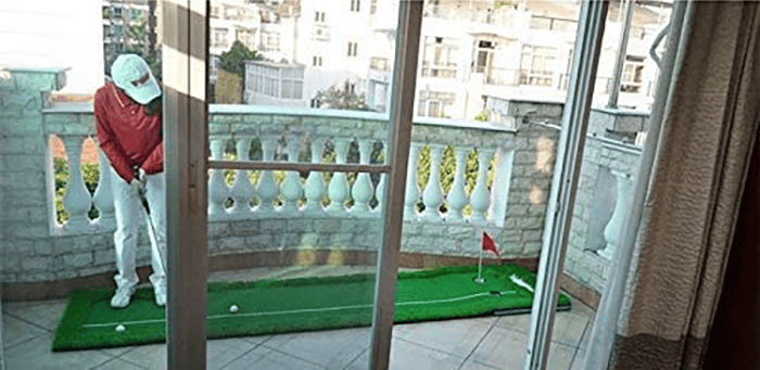 Hilllman PGM Golf Artificial Turf Two Hole Putting Green